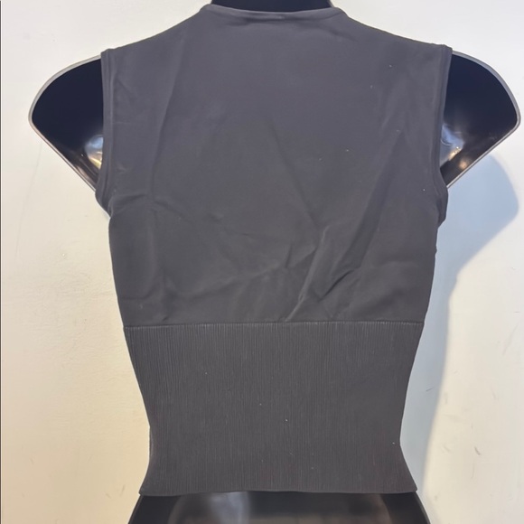 Versace Black Fitted Ribbed Sleeveless Crop Tank - Picture 4 of 5